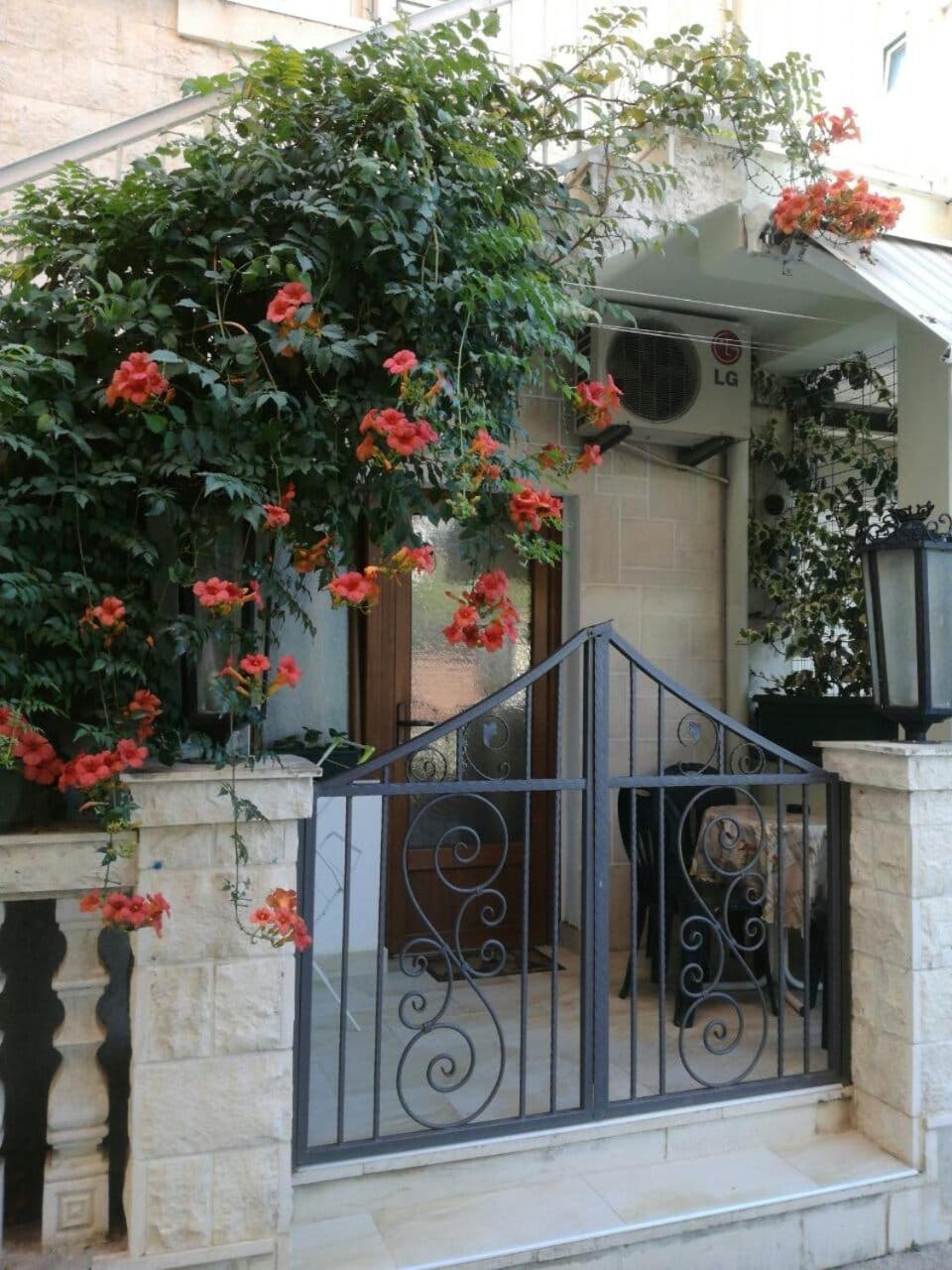 Romana 1 Tivat Exterior foto